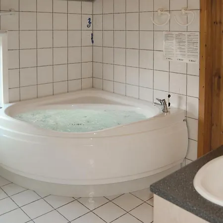 4 Bedroom Gorgeous In Blåvand