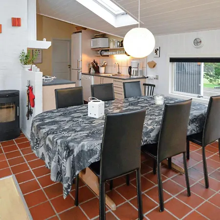 4 Bedroom Gorgeous In